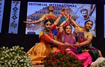 Kathak dance troupe performed at International Folklore Festival, Targu-Jiu.